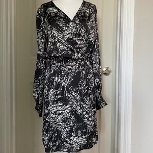 Le Chateau Black & White long Sleeve Dress
